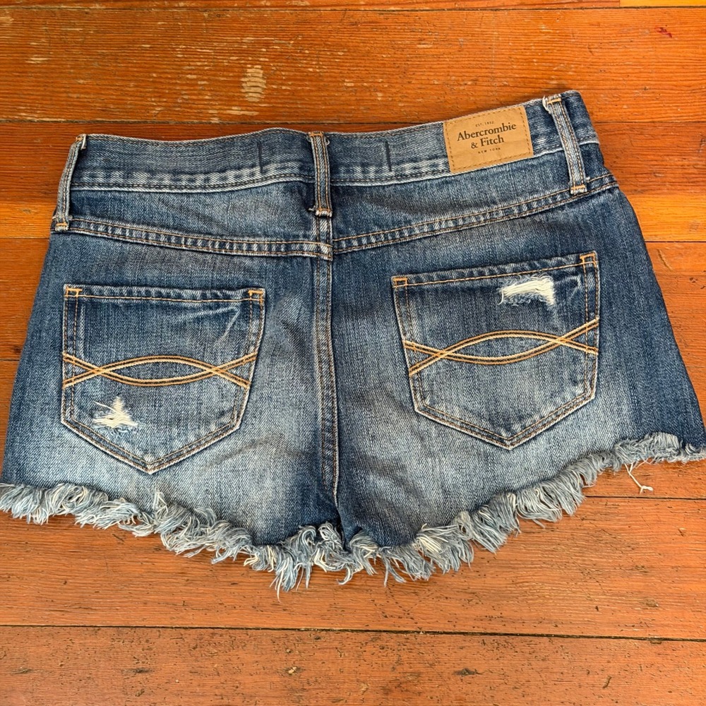 Abercrombie & Fitch Mircro Shorts Distressed Denim Shorts Size 0 W27 Frayed Hem - Picture 8 of 8